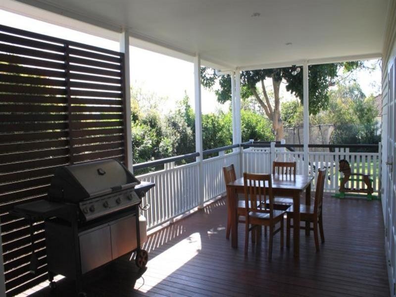 37 Boronia Avenue, Holland Park West QLD 4121