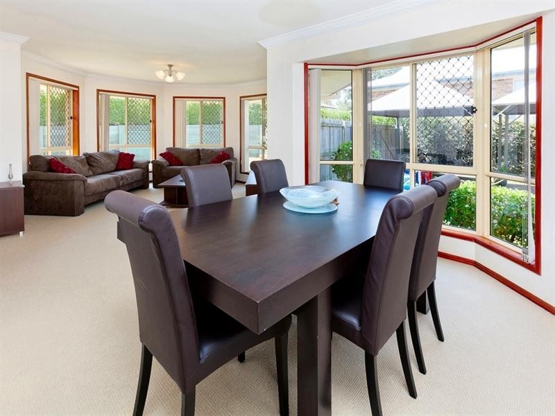 31 Kirra Place, Carindale QLD 4152