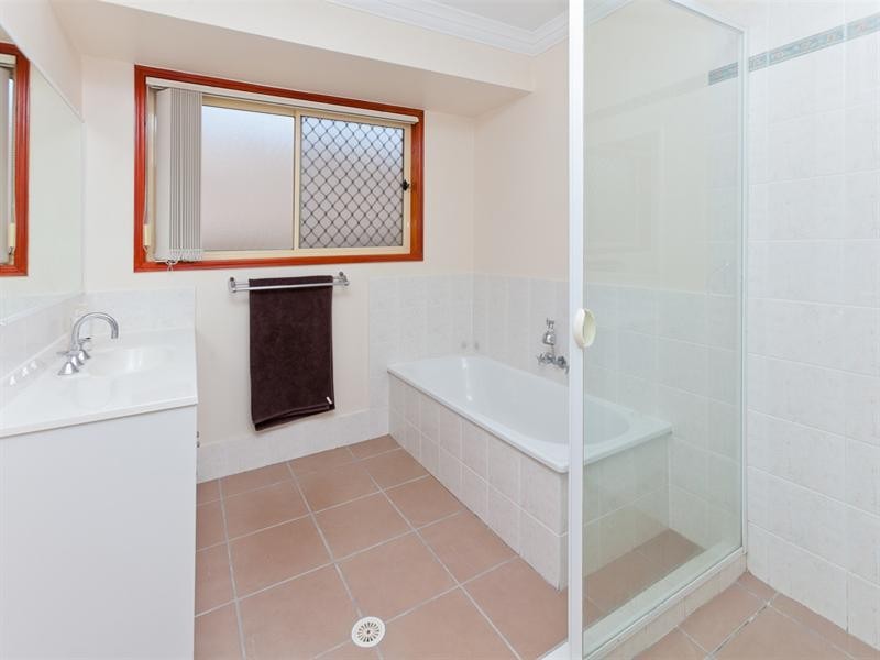 31 Kirra Place, Carindale QLD 4152