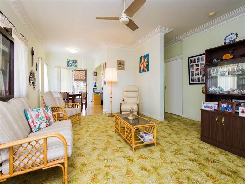 100 Galsworthy Street, Holland Park West QLD 4121