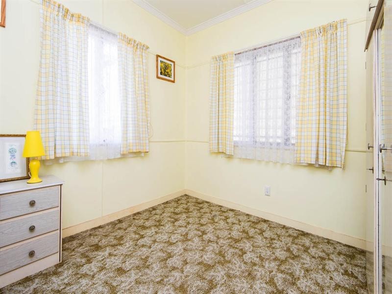 100 Galsworthy Street, Holland Park West QLD 4121