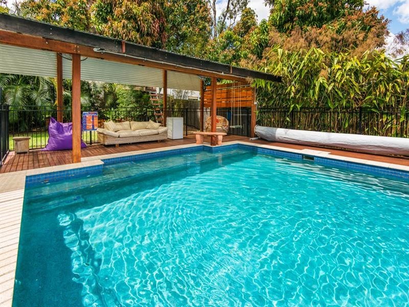 142 Lawn Street, Holland Park QLD 4121