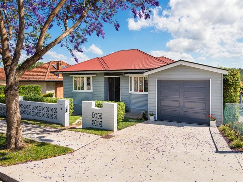 7 Lamrock Street, Holland Park West QLD 4121