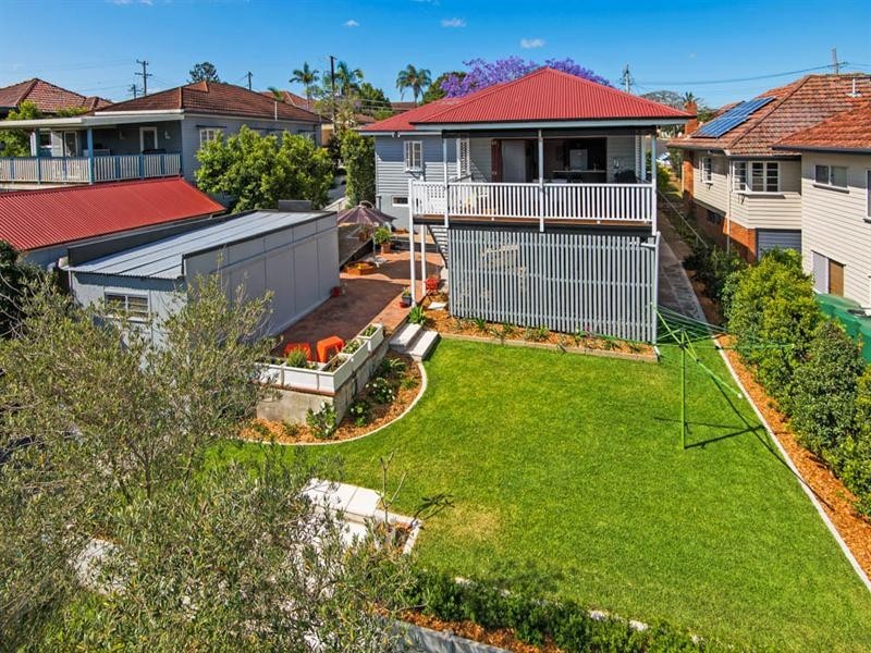 7 Lamrock Street, Holland Park West QLD 4121