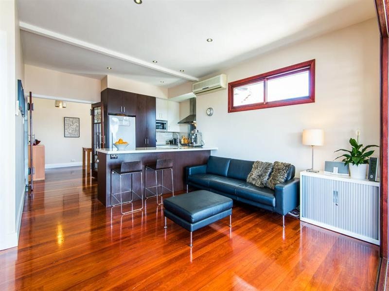 7 Lamrock Street, Holland Park West QLD 4121