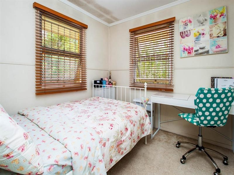 10 Enfield Street, Mount Gravatt East QLD 4122