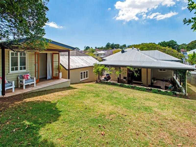 31 Cavillon Street, Holland Park QLD 4121