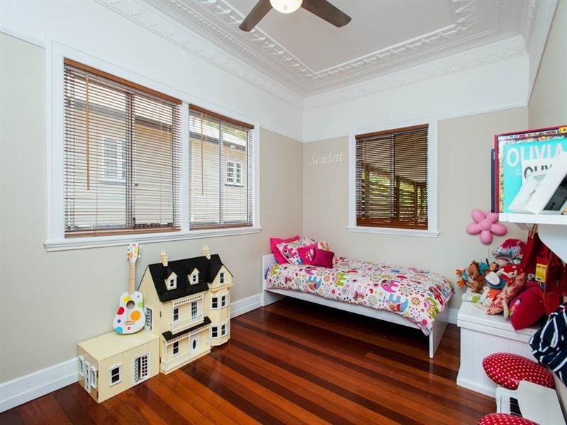 31 Cavillon Street, Holland Park QLD 4121