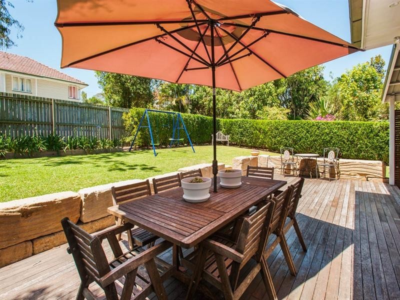 146 Lawn Street, Holland Park QLD 4121