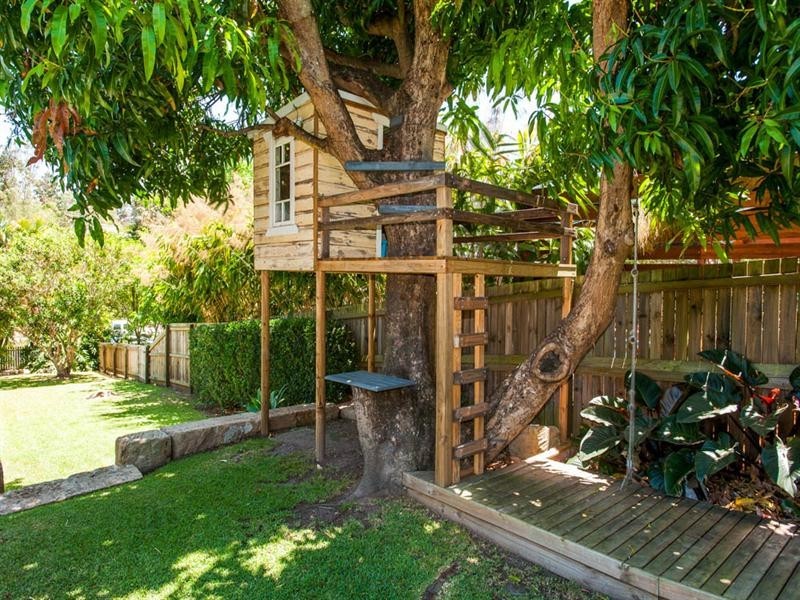 146 Lawn Street, Holland Park QLD 4121