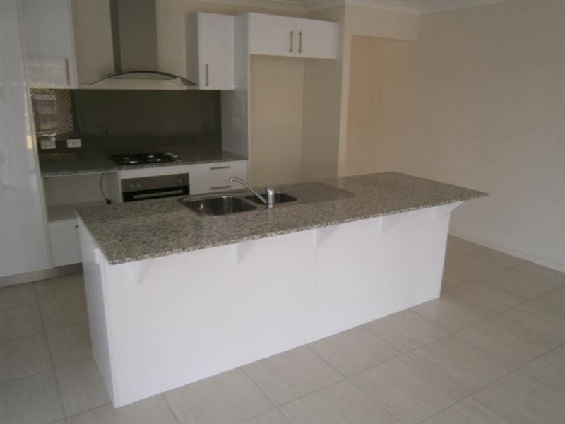 24 Surwold Way LOGANLEA, Loganlea QLD 4131