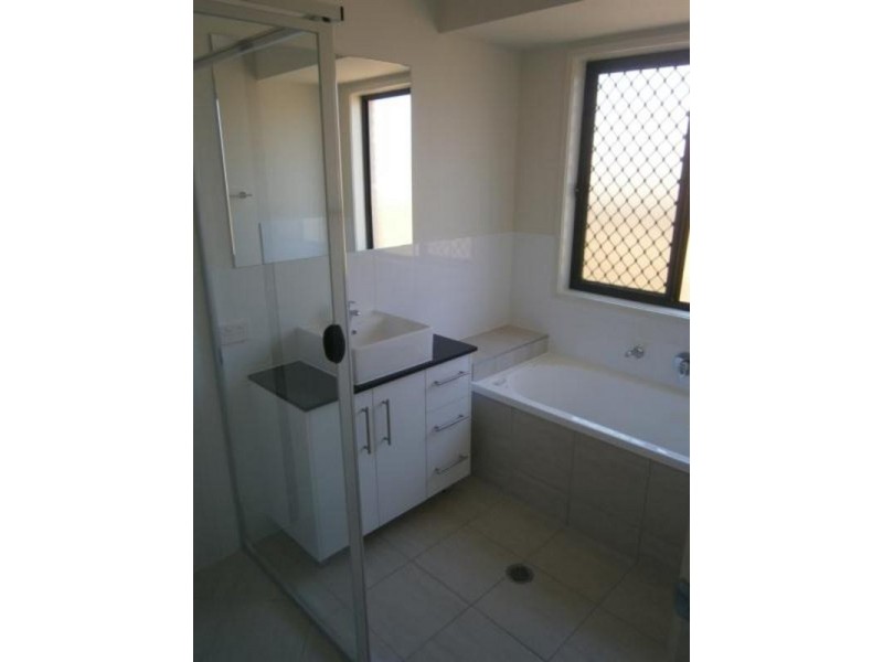 24 Surwold Way LOGANLEA, Loganlea QLD 4131