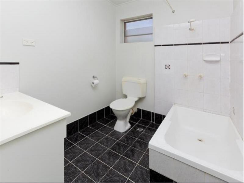 2/67 Thomas Street, Greenslopes QLD 4120