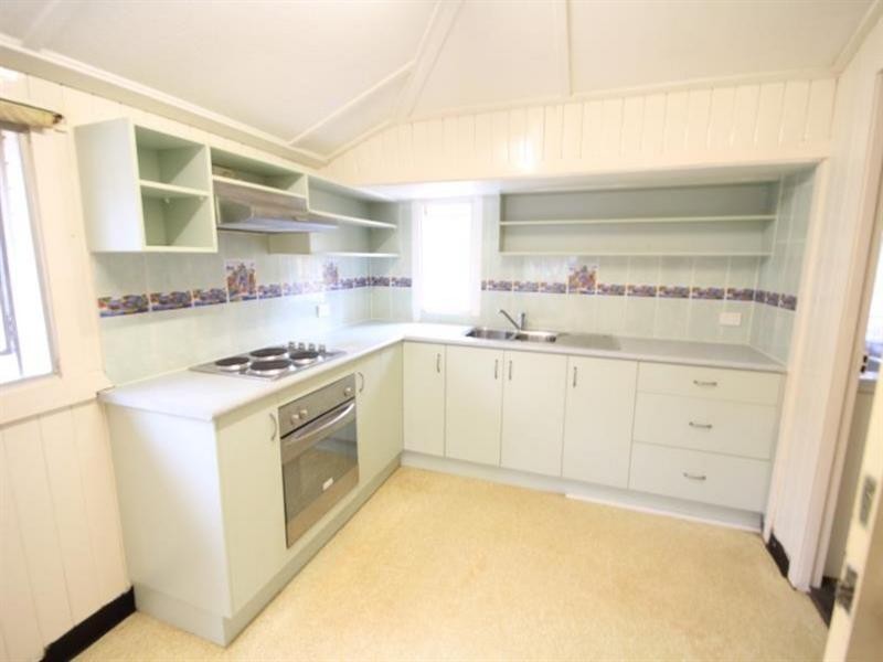 1133 Logan Road, Holland Park QLD 4121