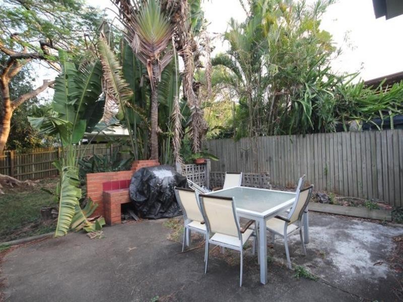 106 Marshall Road, Holland Park QLD 4121