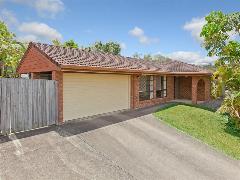 16 Glenalwyn Street, Holland Park QLD 4121