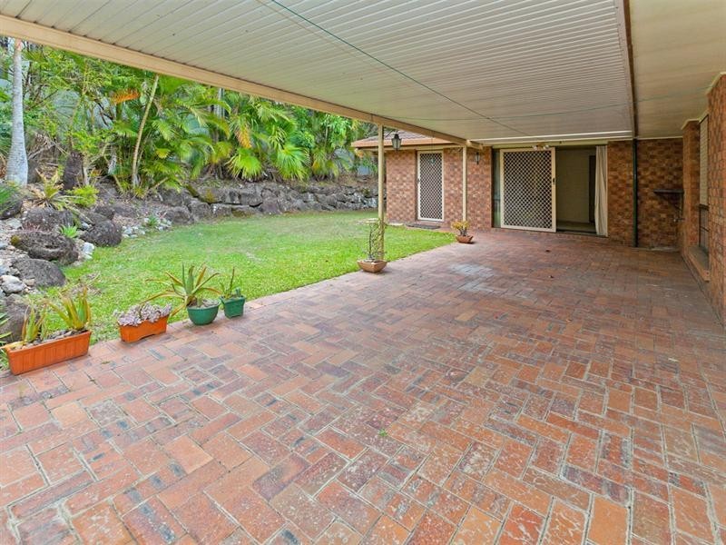 16 Glenalwyn Street, Holland Park QLD 4121