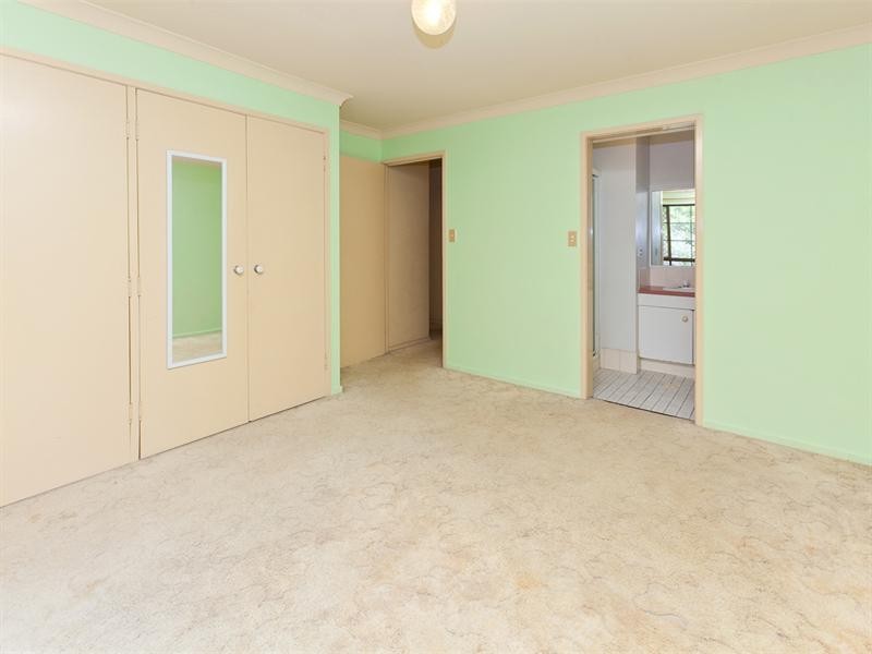 16 Glenalwyn Street, Holland Park QLD 4121