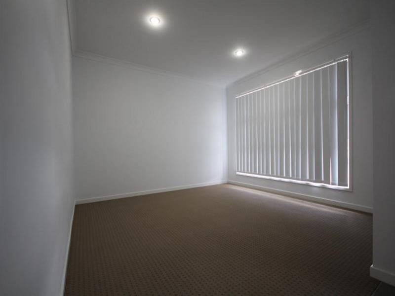 10 Isaac Street, Upper Coomera QLD 4209