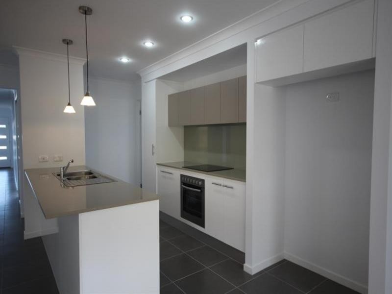 10 Isaac Street, Upper Coomera QLD 4209