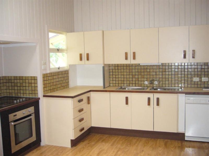 23 Headfort Street, Greenslopes QLD 4120