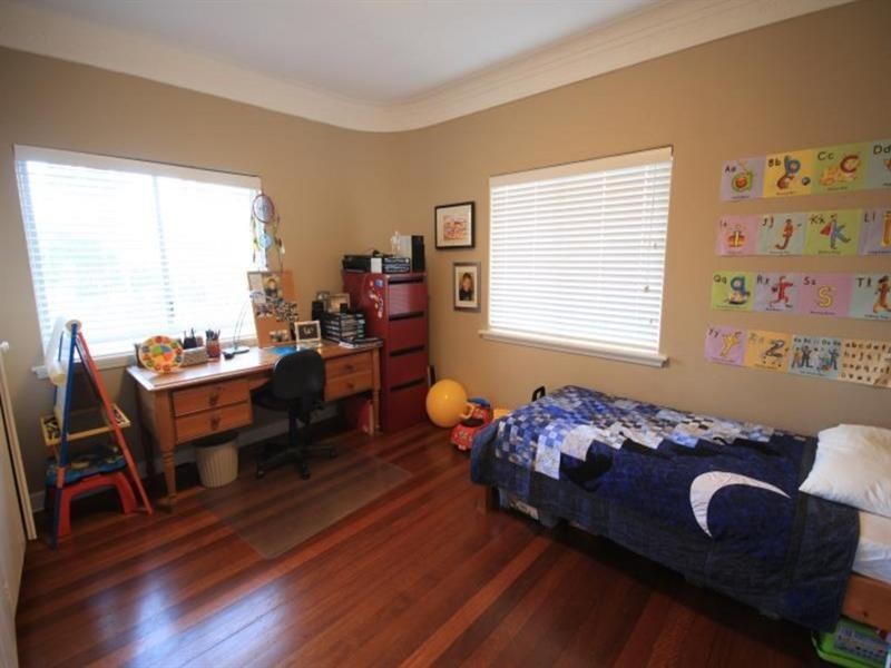 41 Percival Terrace, Holland Park QLD 4121