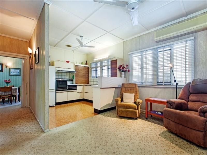 454 Nursery Road, Holland Park QLD 4121