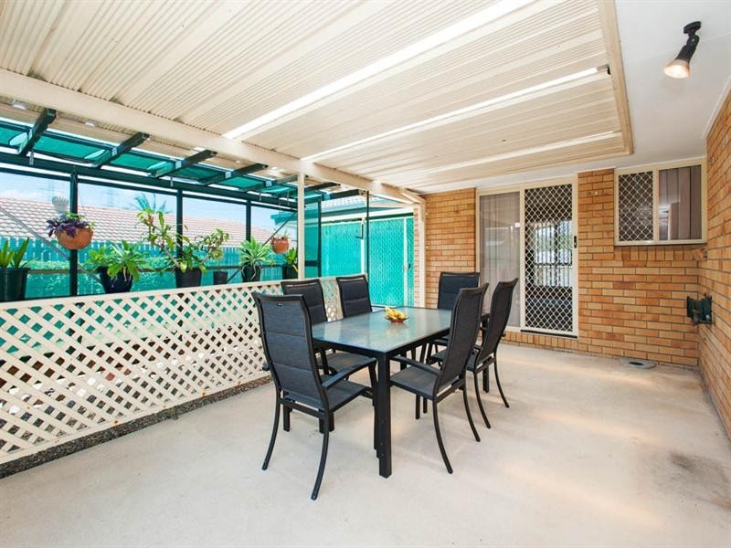 39 Blue Grass Crescent, Eight Mile Plains QLD 4113