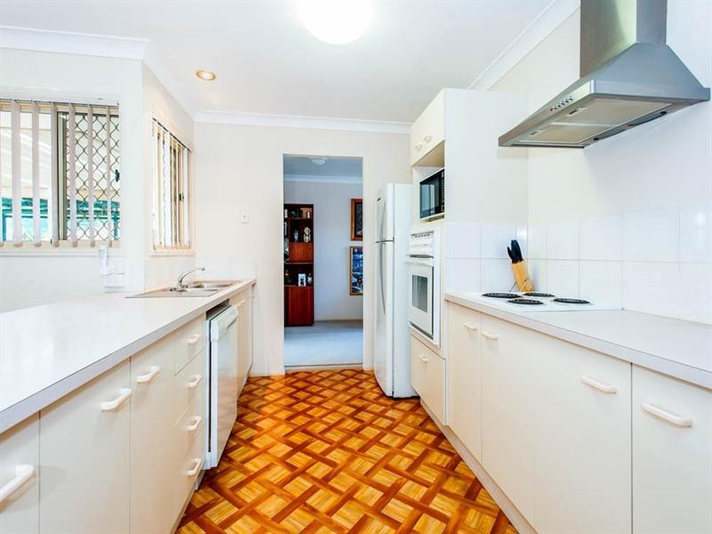 39 Blue Grass Crescent, Eight Mile Plains QLD 4113