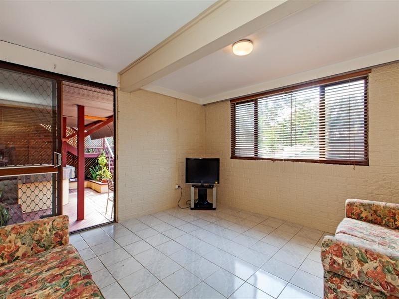 63 Brodie Street, Holland Park West QLD 4121