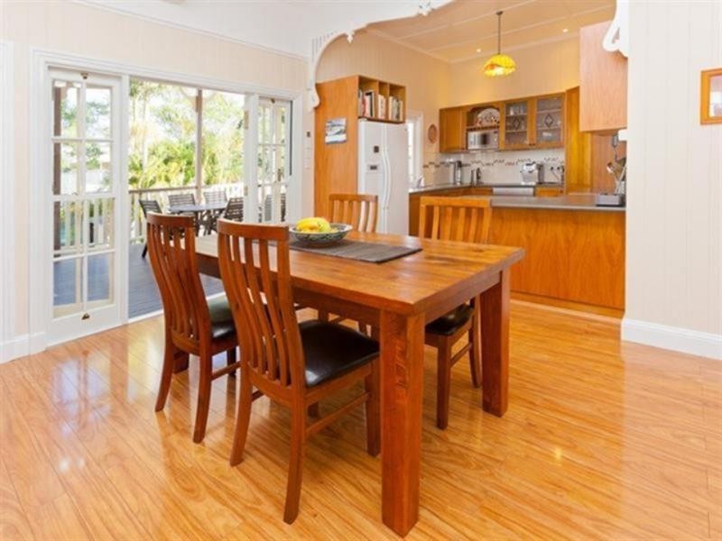 19 Framont Avenue, Holland Park QLD 4121