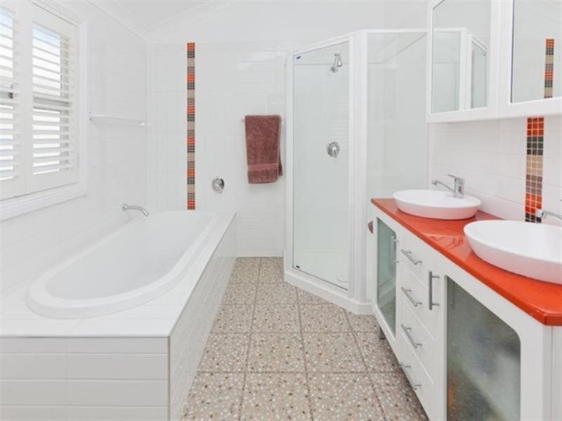 19 Framont Avenue, Holland Park QLD 4121