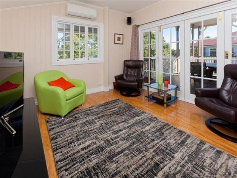 19 Framont Avenue, Holland Park QLD 4121