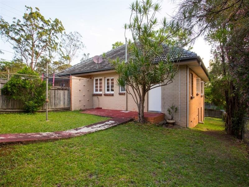 1/70 Newbolt Street, Holland Park QLD 4121