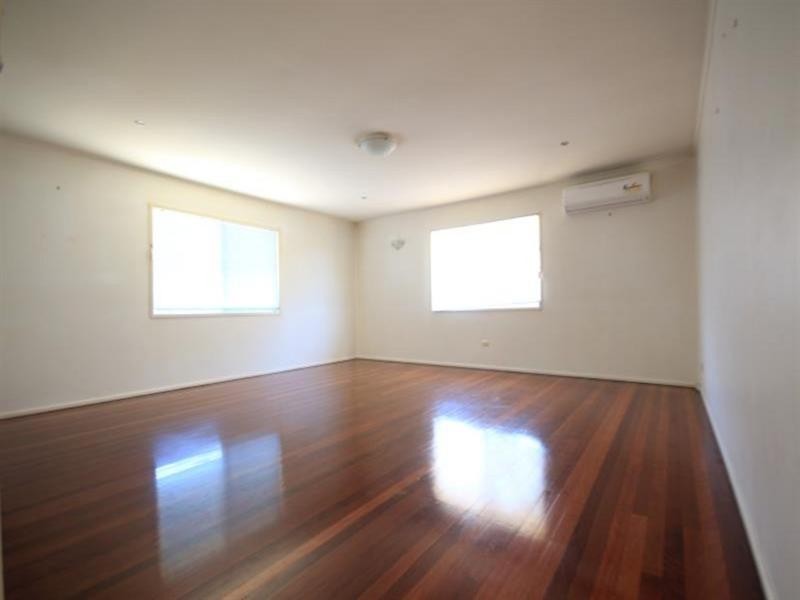 25 Walter Street, Holland Park West QLD 4121