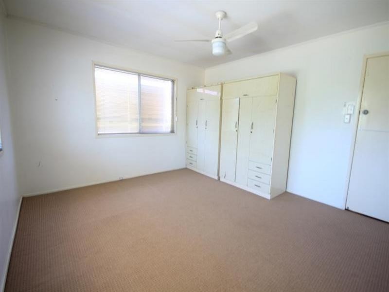 25 Walter Street, Holland Park West QLD 4121