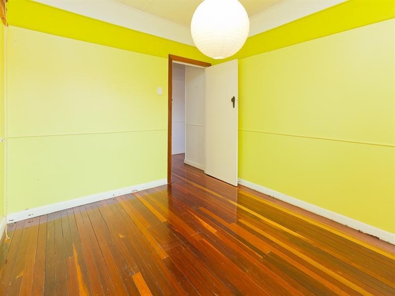 23 Macklin Street, Holland Park QLD 4121