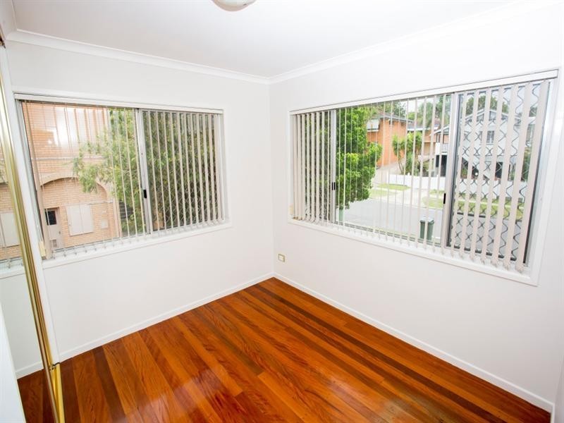 2/65 Peach Street, Greenslopes QLD 4120