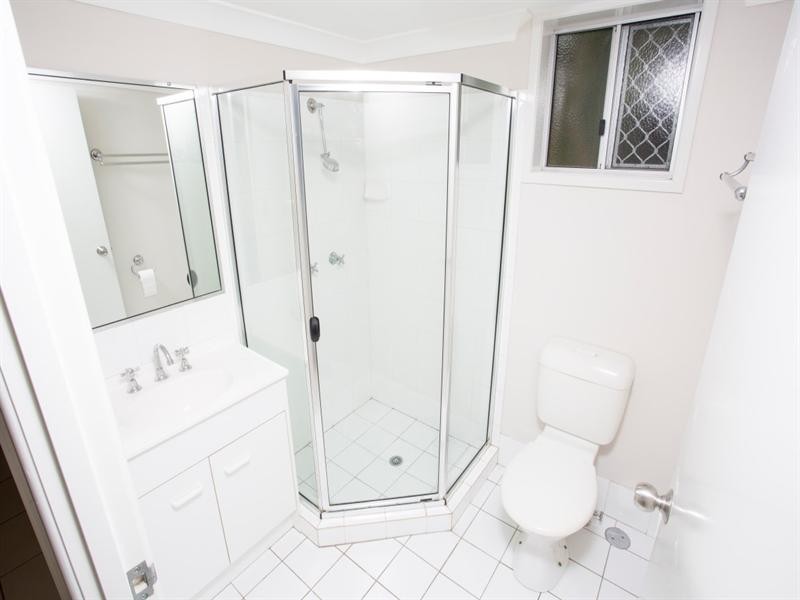 2/65 Peach Street, Greenslopes QLD 4120