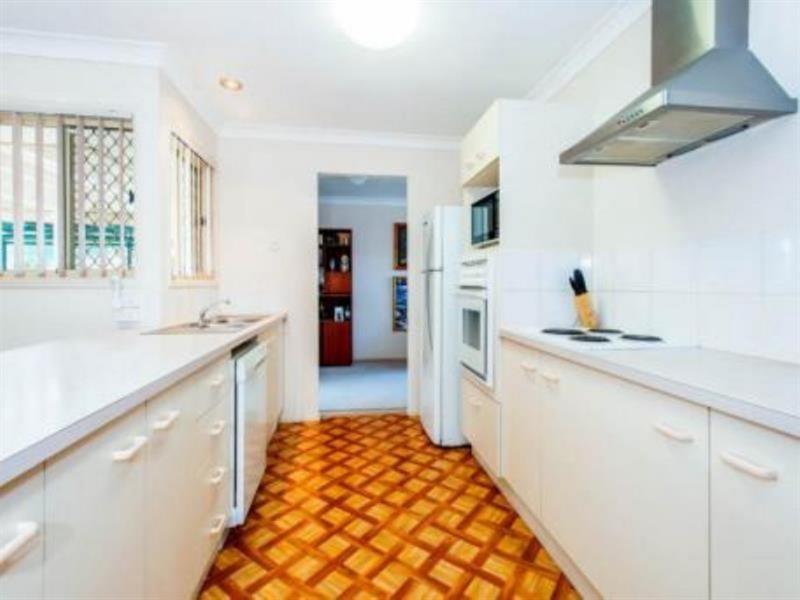 39 Blue Grass Crescent, Eight Mile Plains QLD 4113
