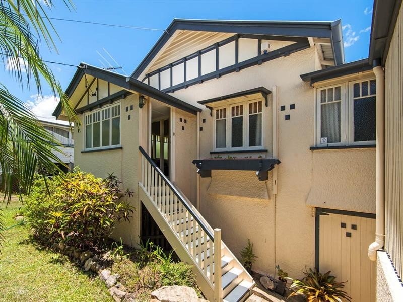 22 Contay Street, Holland Park QLD 4121