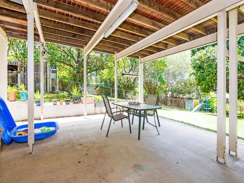22 Contay Street, Holland Park QLD 4121