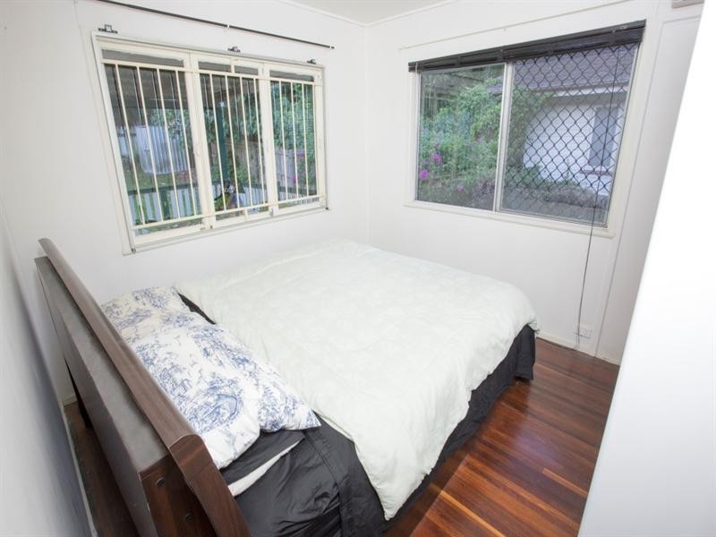 68 Nursery Road, Holland Park West QLD 4121