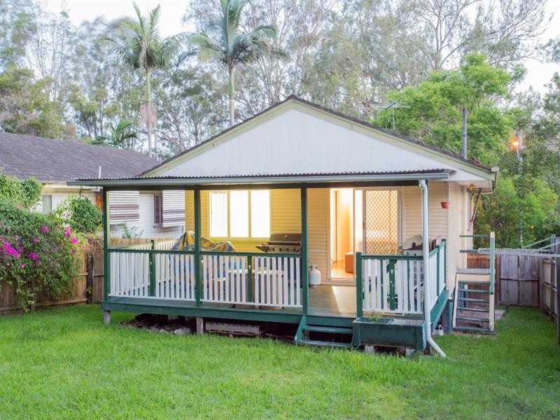 68 Nursery Road, Holland Park West QLD 4121