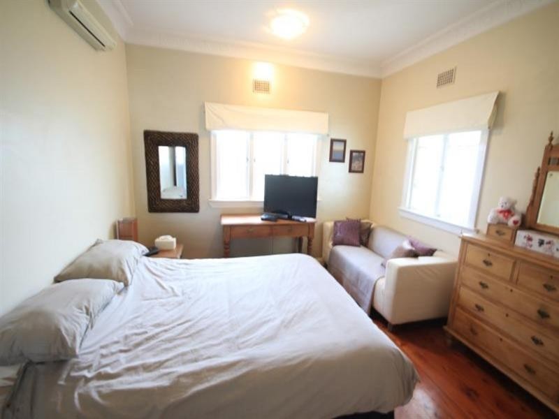 19 Lamrock Street, Holland Park West QLD 4121