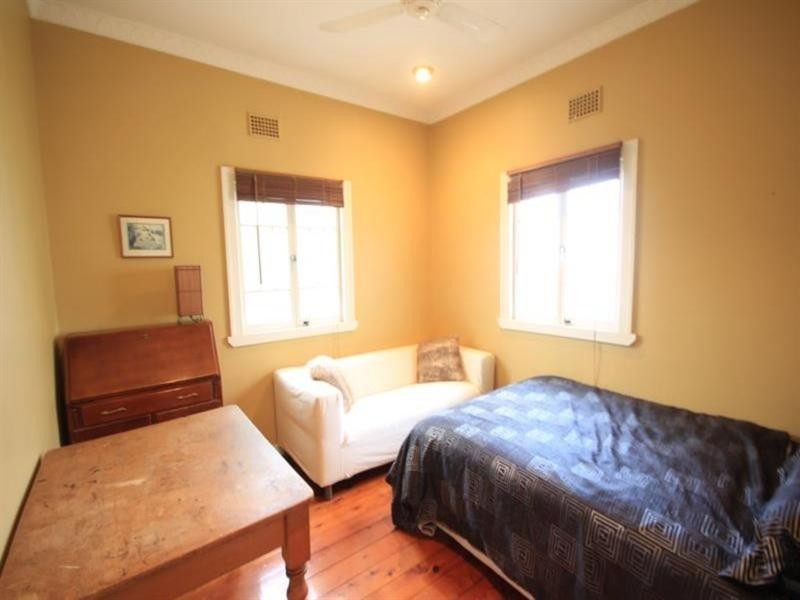 19 Lamrock Street, Holland Park West QLD 4121