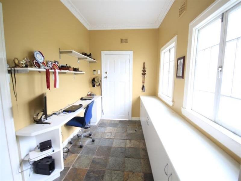 19 Lamrock Street, Holland Park West QLD 4121