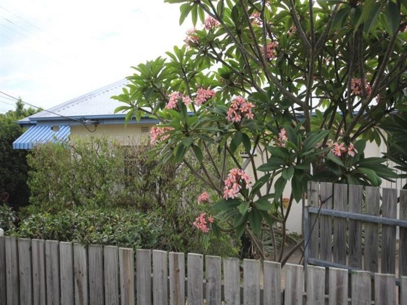 19 Lamrock Street, Holland Park West QLD 4121