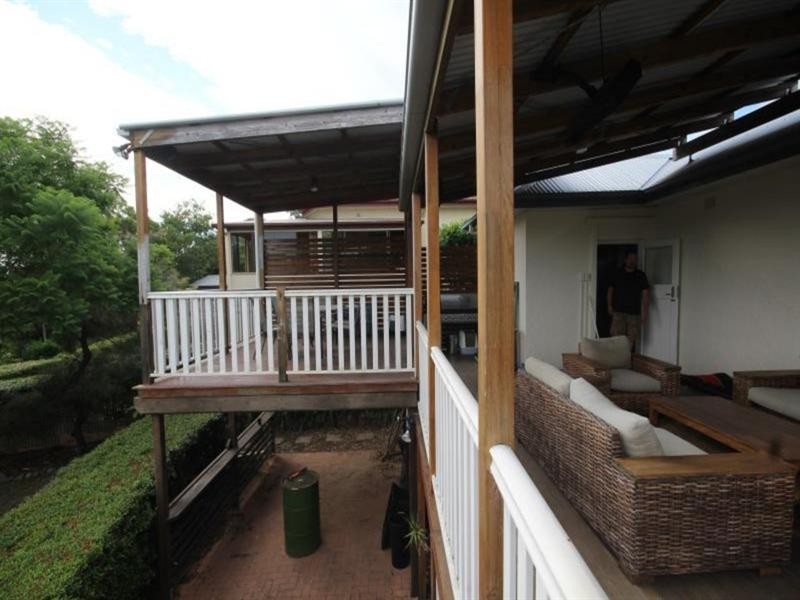 19 Lamrock Street, Holland Park West QLD 4121