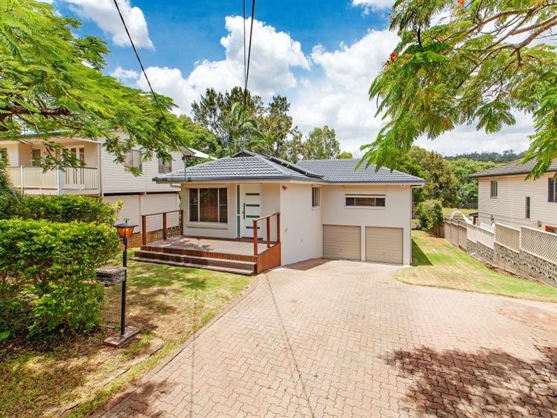 40 Joachim Street, Holland Park West QLD 4121